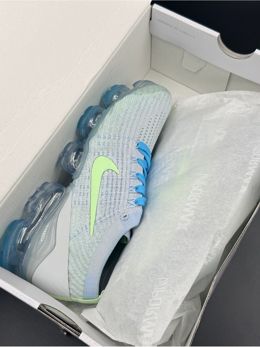 Nike Wmns Air VaporMax 3 'Pure Platinum Baltic Blue' - Picture 2 of 14